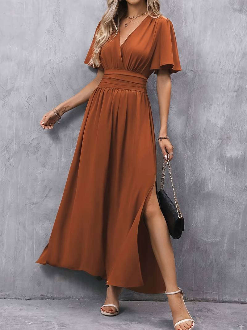 Amara – Kleid mit Rüschenkragen und plissierter Taille