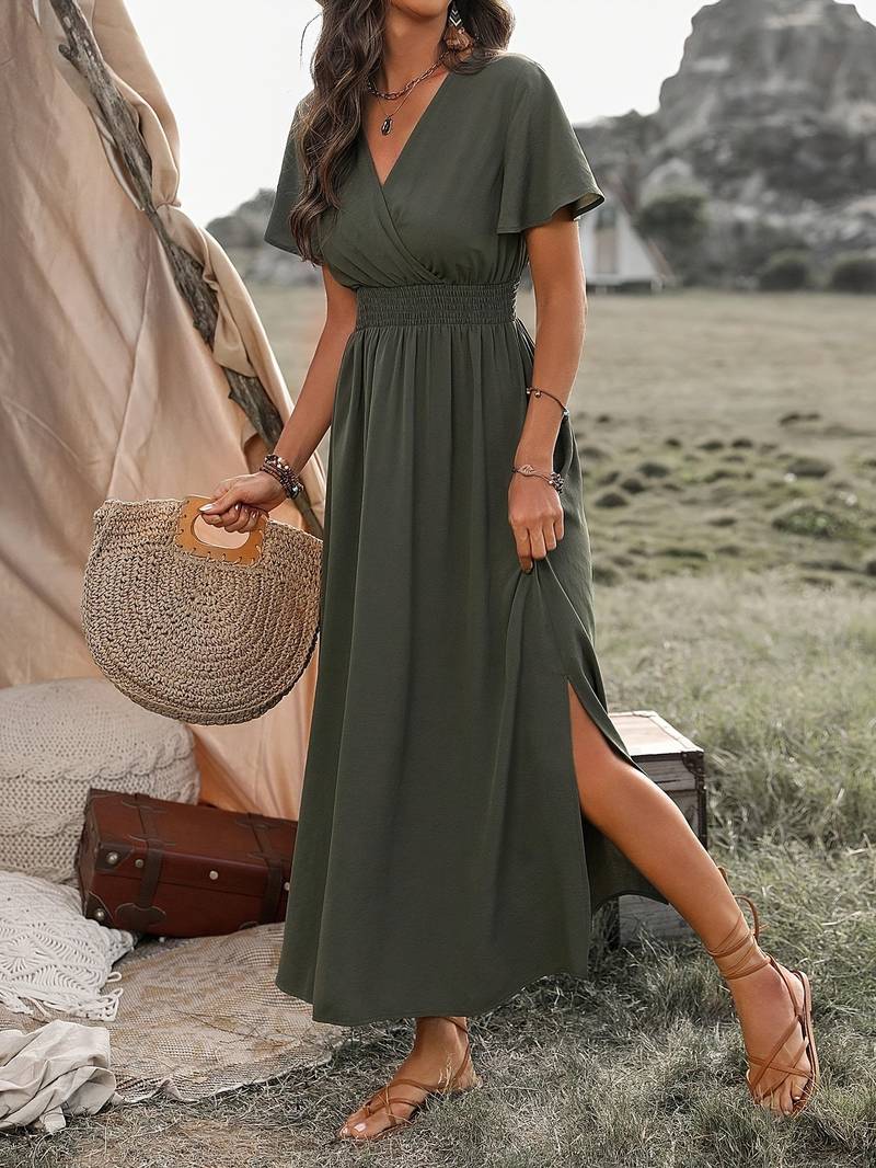 Selina – Elegantes Kurzarmkleid mit Chorkragen