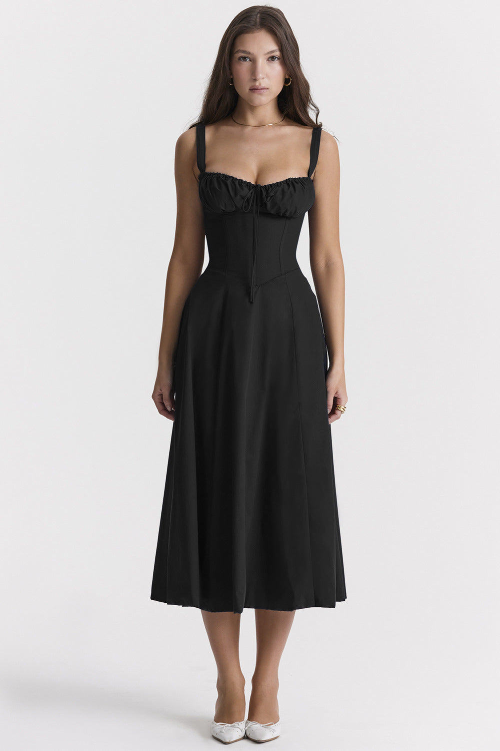 Elanora – Feminines Trägerkleid mit floralem Print und zeitloser Eleganz