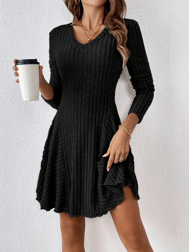 Clara – geripptes A-Linien-Kleid mit langen Ärmeln