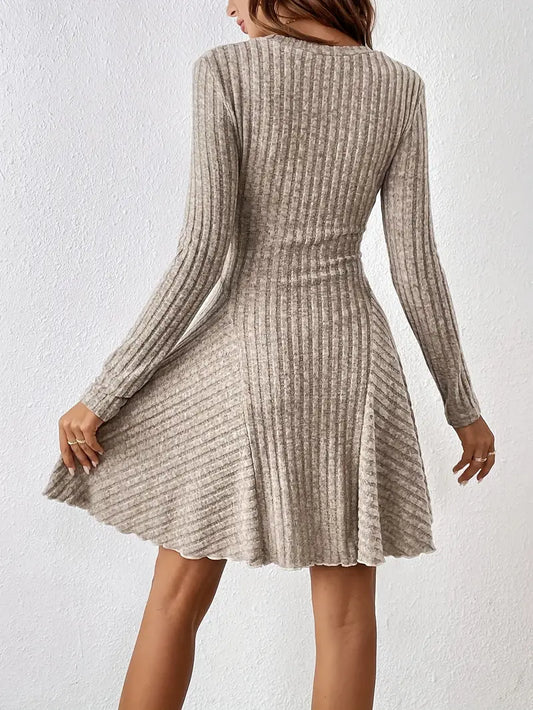 Nora – Lässiges, langärmeliges A-Linien-Kleid mit Rippenstruktur