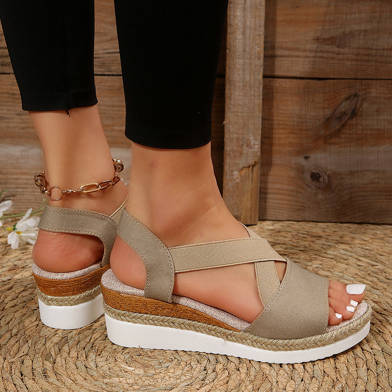 Luciana – Stilvolle Keilsandalen mit Kreuzriemen und Plateau-Design