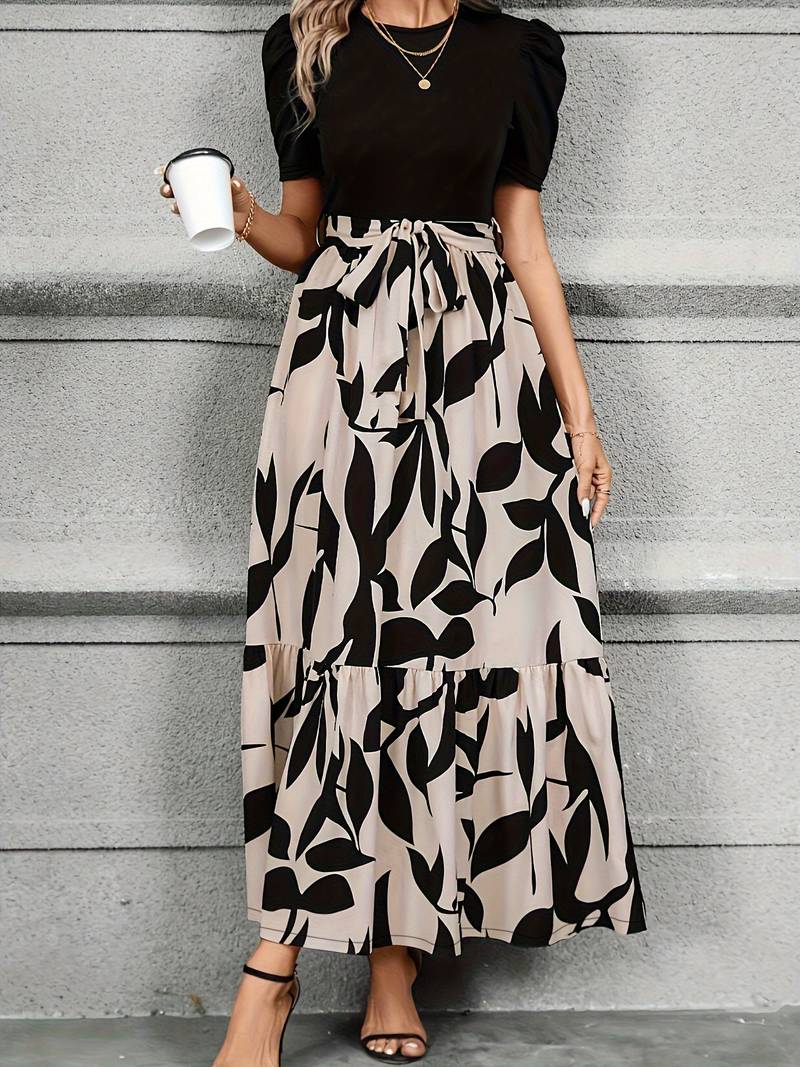 Flora – Kleid mit Blumendruck und charmantem Rundhalsausschnitt
