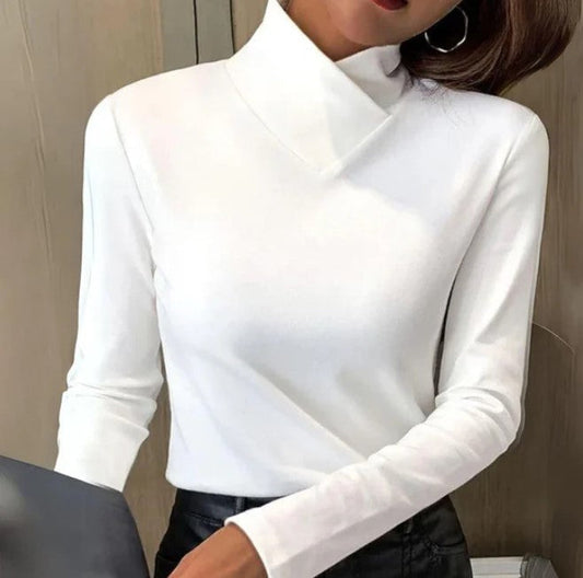 Mira – Schlichtes, weißes T-Shirt mit eleganter Note