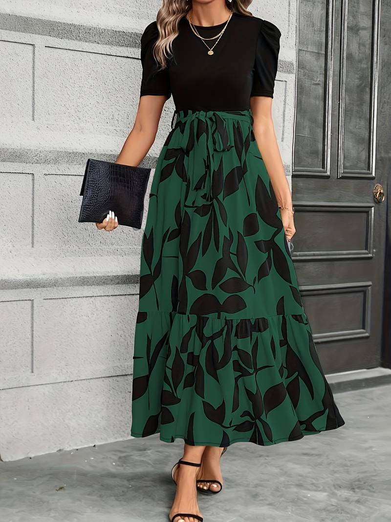Flora – Kleid mit Blumendruck und charmantem Rundhalsausschnitt